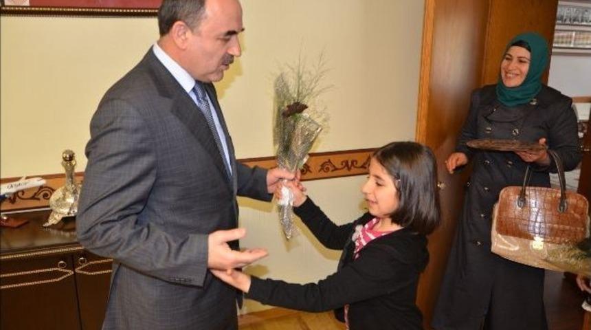 Vali İle Tanışmak İsteyen Minik Kız Hedefine Ulaştı