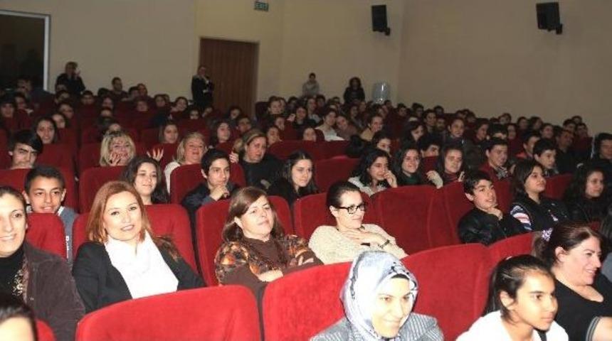 Kadınlar 8 Mart&rsquo;ı Tiyatroyla Kutlamaya Başladı