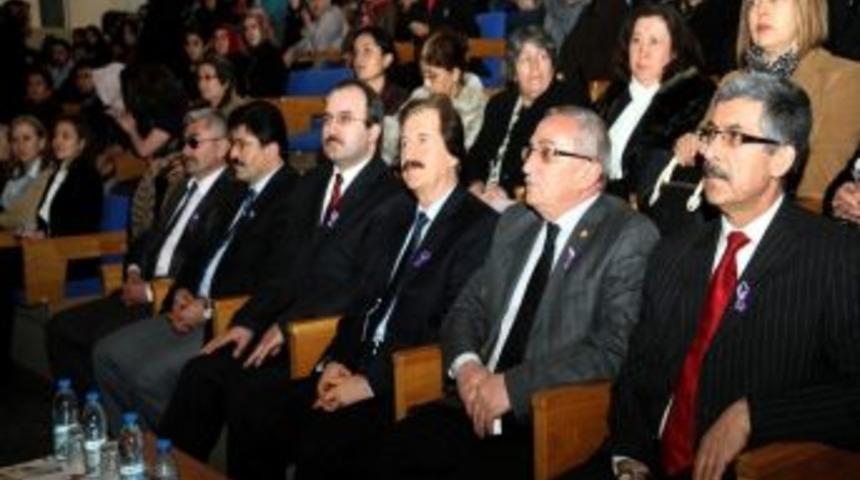 Cumhuriyet &Uuml;niversitesi&rsquo;nde "kadına Y&ouml;nelik Şiddet" Konferansı D&uuml;zenlendi