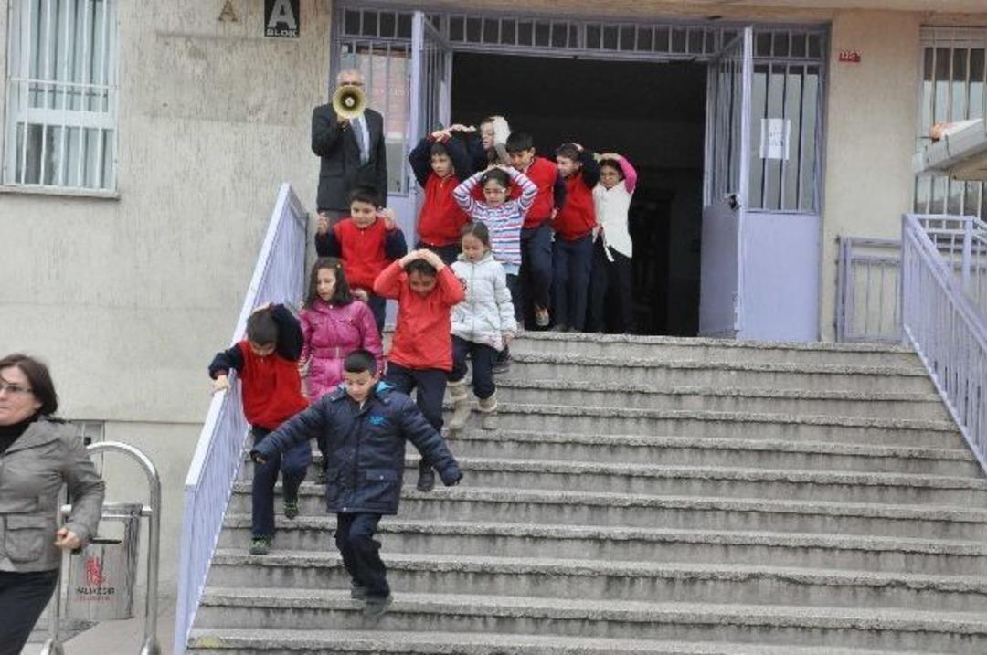 Marmara Depreminde Tsunami Uyarısı Yapan Japon Kaneko Balıkesir'de Deprem Tatbikatına Katıldı