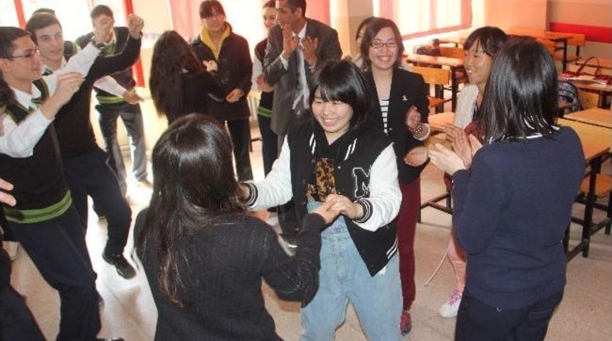 Japon &Ouml;ğrenciler T&uuml;k K&uuml;lt&uuml;r&uuml;n&uuml; &Ouml;ğreniyor