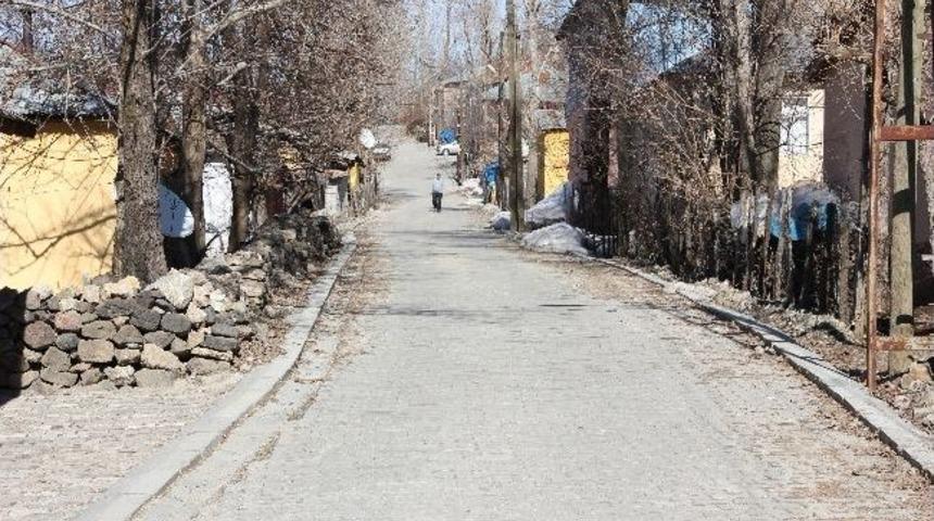 Bingöl’ün Elmalı Ve Yenibaşlar Köylerinde Alt Ve Üst Yapı Çalışmaları Tamamlandı