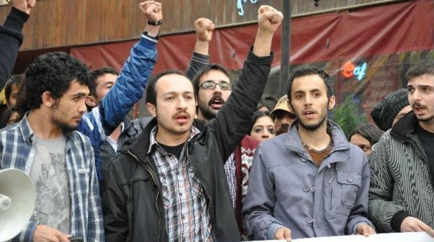 Fak&uuml;lteli &Ouml;ğrencilerden Protesto