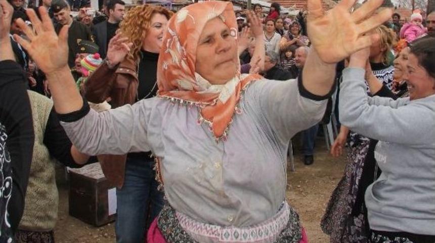 “roman Derneği” Romanlara Yakışır Şekilde Açıldı