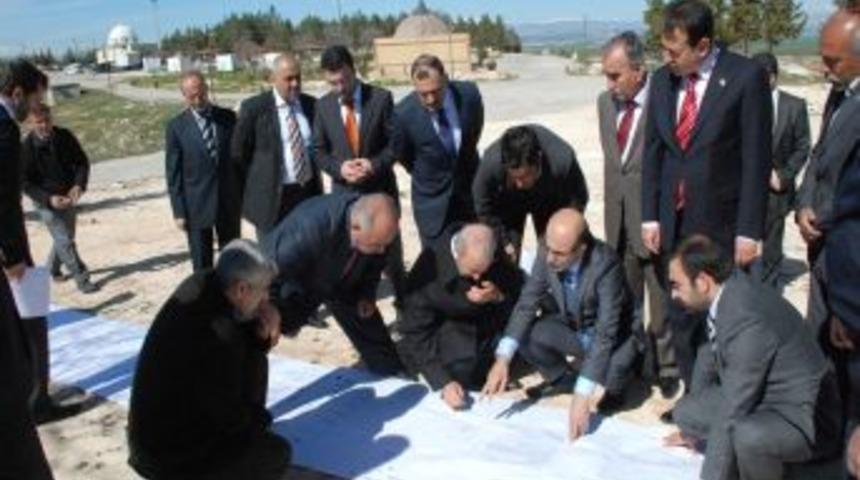 Vali Demirtaş, Sahabe Camii Projesi I&ccedil;in Incelemelerde Bulundu