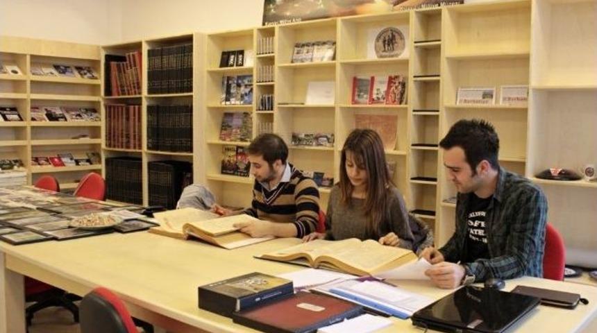 Burhaniye&rsquo;nin Kent Arşivi Araştırmacıların Hizmetinde