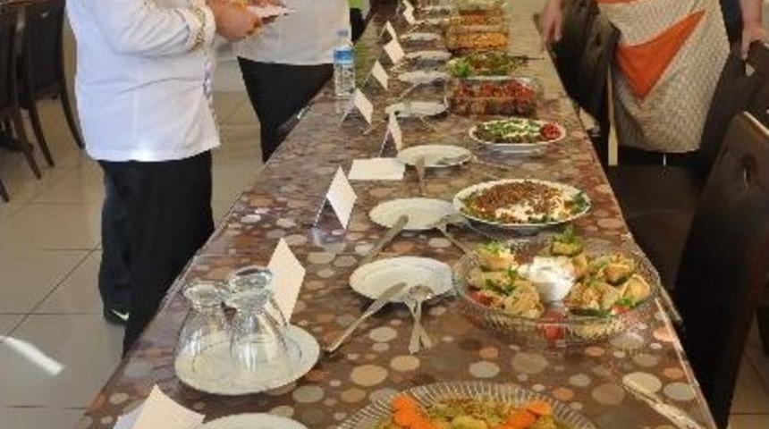 Somalı Kadınlar H&uuml;nerlerini Sergiledi