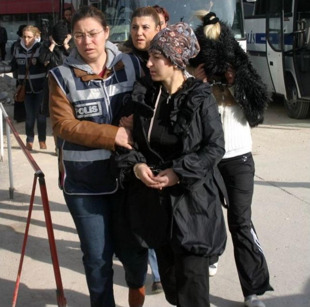 Doktorun limonlu, kestaneli fuhuş &ccedil;etesi &ccedil;&ouml;kertildi