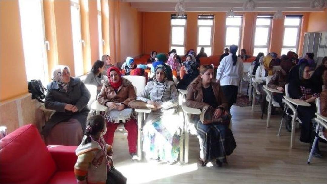 Şemdinli&rsquo;de &ldquo;bilin&ccedil;li Kadın Bilin&ccedil;li Doğum&rdquo; Toplantısı