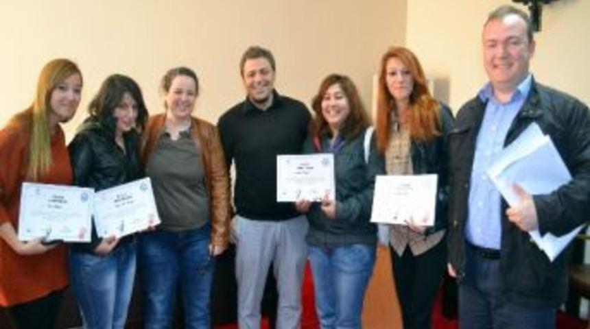 Ad&uuml; Didim Meslek Y&uuml;ksekokulu &Ouml;ğrencilerinin Sertifika Sevinci