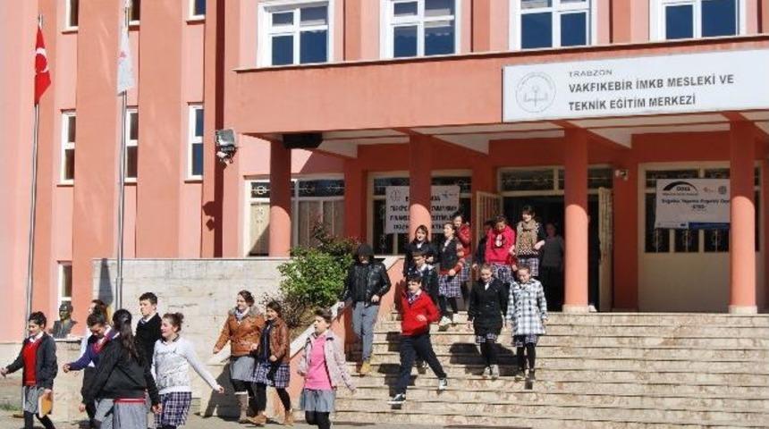 Trabzon&rsquo;da &Ouml;ğrencilerin Yangınla İmtihanı Başarılı Sonu&ccedil;landı