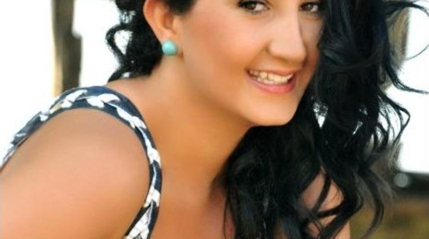 İzmirli Sanat&ccedil;ı Bahar Gelir'in Tek Hayali, Sibel Can&rsquo;a Vokal Yapmak