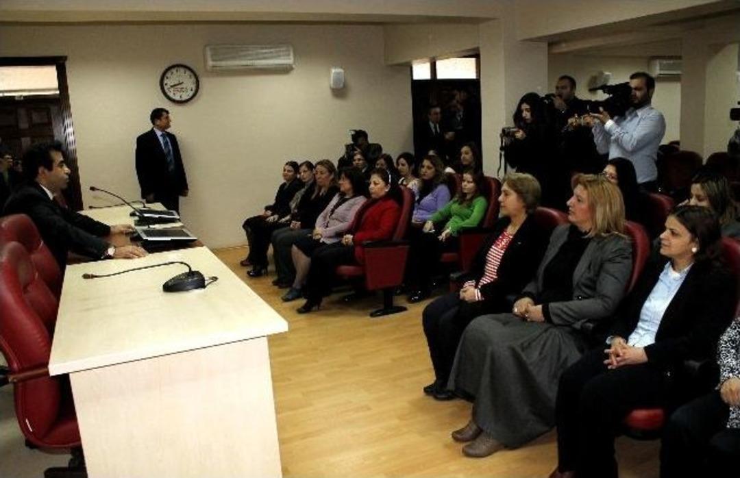 G&uuml;zeloğlu Kadın Personelinin &lsquo;kadınlar G&uuml;n&uuml;&rsquo;n&uuml; 'g&uuml;l'le Kutladı