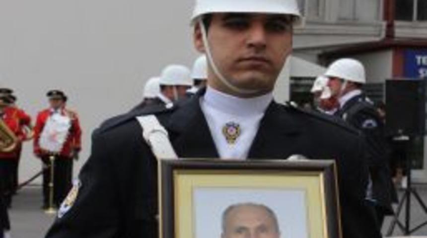 Apartman Y&ouml;neticisinin &Ouml;ld&uuml;rd&uuml;ğ&uuml; Polis I&ccedil;in Emniyette T&ouml;ren D&uuml;zenlendi