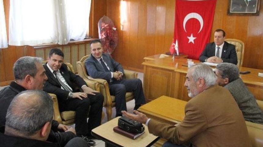 Gen&ccedil;lik Hizmetleri Ve Spor İl M&uuml;d&uuml;r&uuml; Yıldız&rsquo;dan Kızılay&rsquo;a Destek