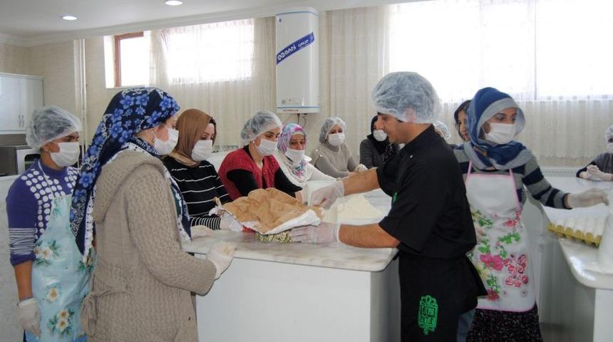 Y&uuml;ksekovalı Kadınlar: Kadınları, Doğuran Makina Gibi G&ouml;rmesinler