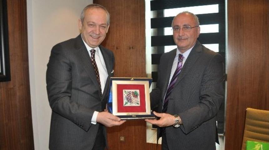 Bursa Kent Konseyi&rsquo;nden T&uuml;siad Başkanı Yılmaz&rsquo;a Ziyaret