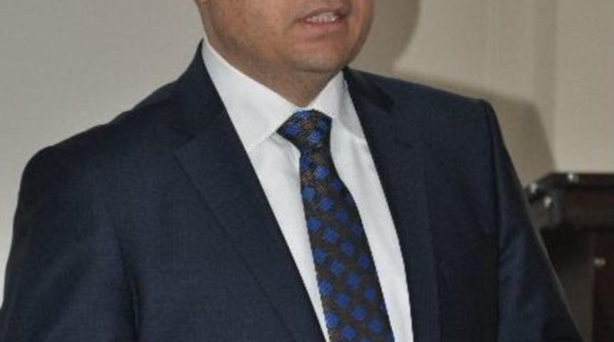 Emniyet M&uuml;d&uuml;r&uuml; Aktaş&rsquo;tan Kadın Polislere Karanfil