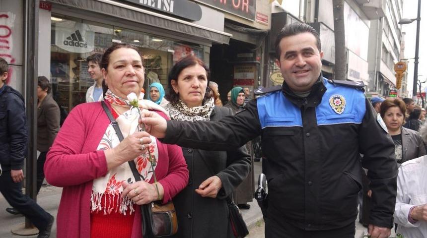 Erkekler, Kadınlar I&ccedil;in Y&uuml;r&uuml;d&uuml;