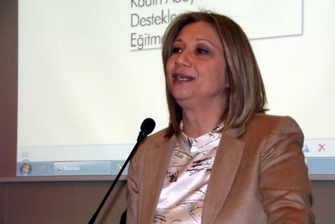 Kadınlar G&uuml;n&uuml; Panelinde, Chp'li Ve Ak Parti'li Kadın Vekillerin Arasında Gerginlik Yaşandı