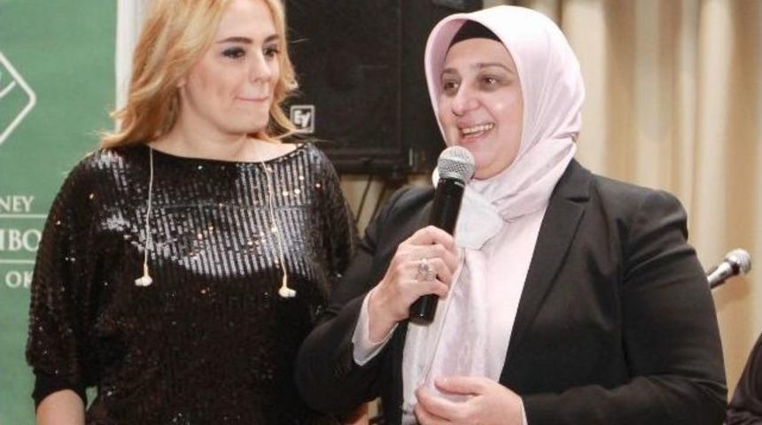 Reyhan Karaca D&uuml;nya Kadınları İ&ccedil;in Sahneye &Ccedil;ıktı