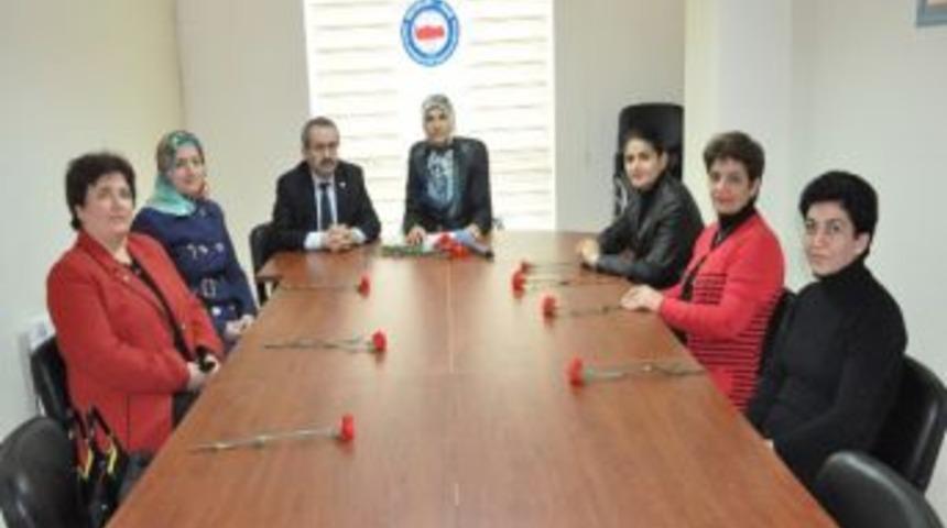 Memur-sen Malatya Şubesi Kadınlar G&uuml;n&uuml;n&uuml; Kutladı