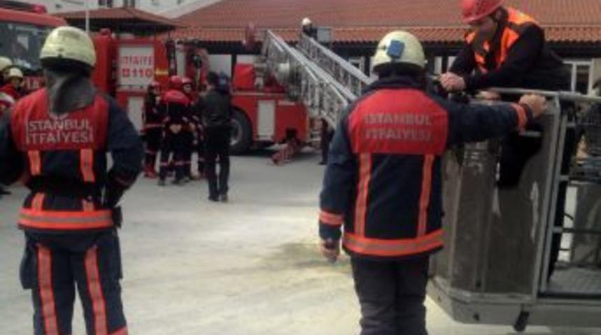 K&uuml;&ccedil;&uuml;k Itfaiyeciler Yangın S&ouml;nd&uuml;rd&uuml;