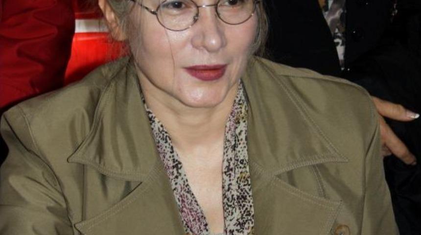 CHP Grup Başkan Vekili Tarhan: Başbakan Su&ccedil;luluk Psikolojisiyle Saldırıyor