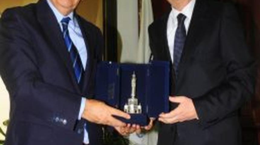 Bakan M&uuml;ezzinoğlu, Başkan Kocaoğlu&rsquo;nu Ziyaret Etti