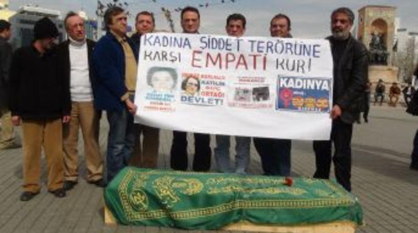 Kadına Şiddete Tabutlu Protesto