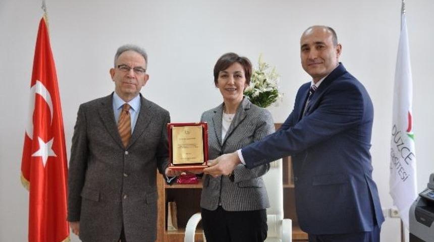 D&uuml;zce &Uuml;niversitesi Fak&uuml;ltelerine Atanan Dekanlar G&ouml;reve Başladı