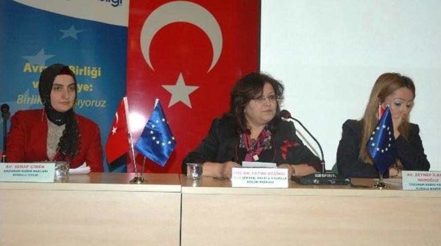 8 Mart D&uuml;nya Kadınlar G&uuml;n&uuml; Etkinlikleri Kapsamında &ldquo;kadın Ve Hukuk&rdquo; Paneli D&uuml;zenlendi