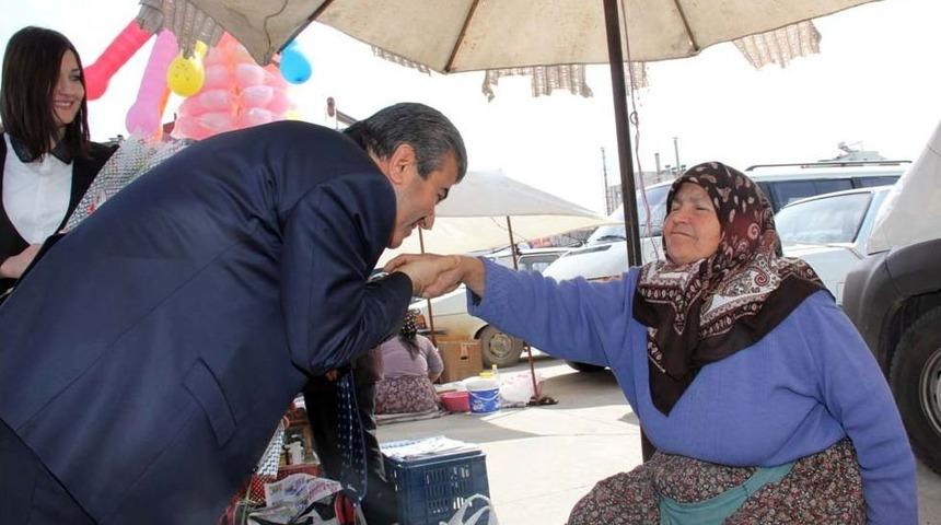 Başkan Tursun, D&ouml;şemealtı'nda Kadın Y&ouml;neticilerin Kadınlar G&uuml;n&uuml;'n&uuml; Kutladı