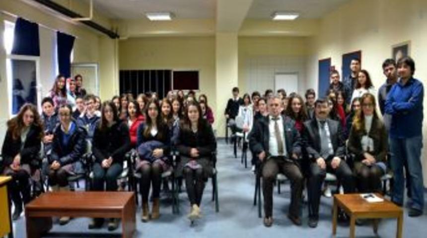 Lise &Ouml;ğrencileri, AİB&Uuml;&rsquo;de Egzersizin Faydalarını &Ouml;ğrendi