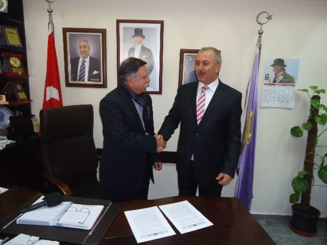 Kuşadalı Esnaflara Şekerbank Desteği