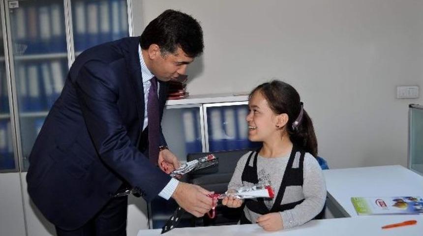 Başkan Kalaycı&rsquo;dan Bayan Personele Karanfil