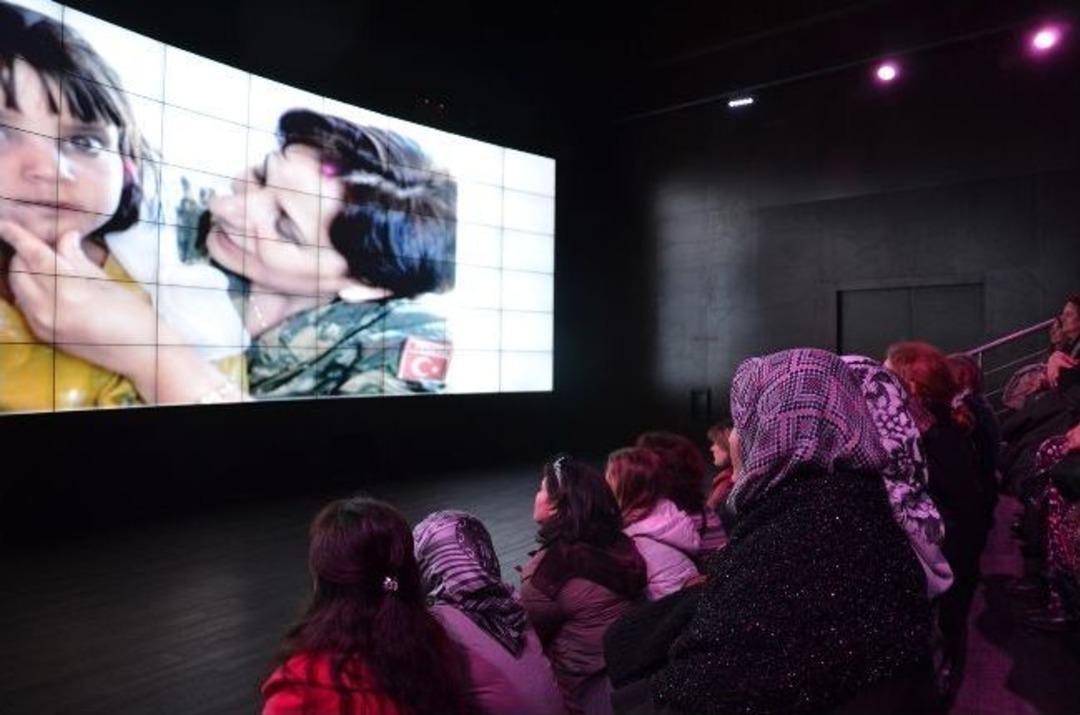 &Ccedil;anakkale Destanı Tanıtım Merkezi Y&uuml;zlerce Kadını Ağırladı