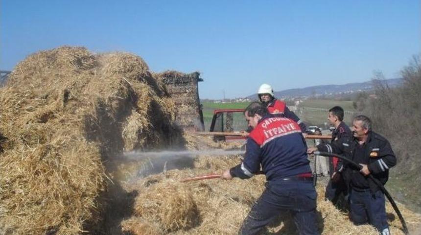 Saman Y&uuml;kl&uuml; Kamyonet Yandı