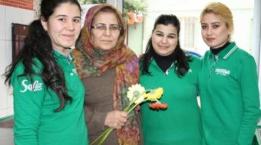 Pekdemir kadınları unutmadı