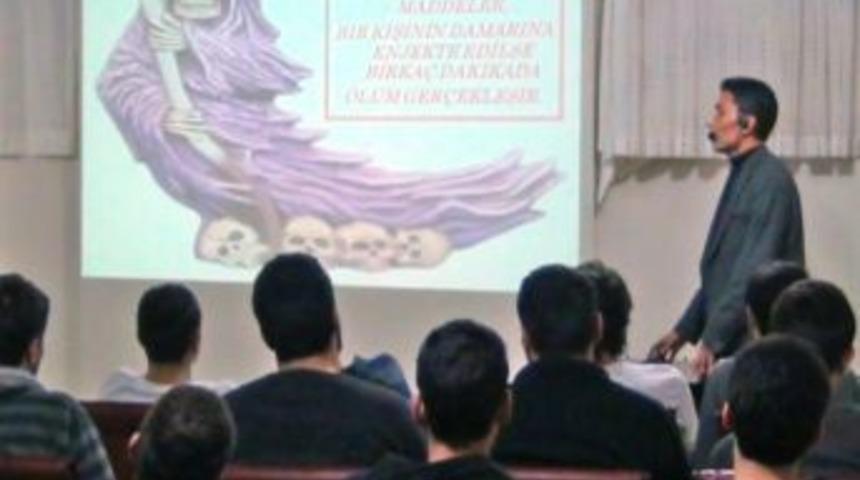 "Yurtlarda &Ouml;ğrenciler Arkadaş Ortamı Nedeniyle Erken Yaşta Sigaraya Başlıyor"