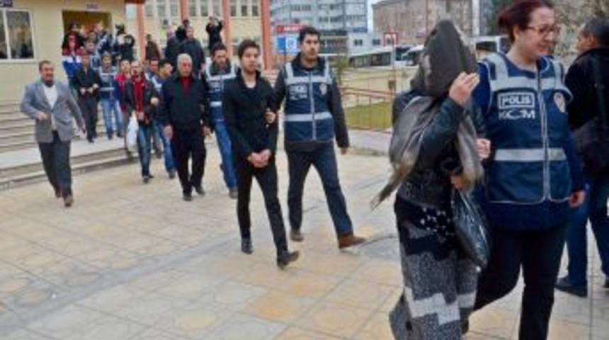 Uyuşturucu Satan 11 Kişi G&ouml;zaltına Alındı