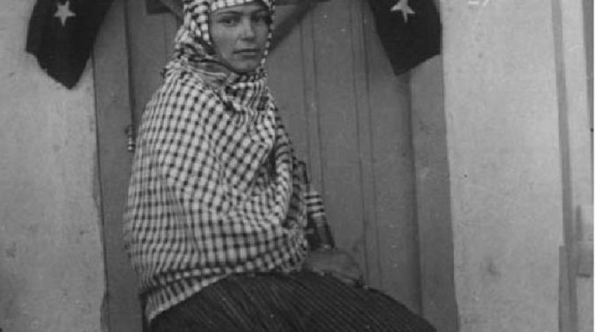 T&uuml;rkiye'nin İlk Kadın Muhtarına Başkan Alıcık'tan Vefa