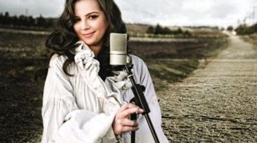 Z&uuml;leyha Kadın T&uuml;rk&uuml;lerini S&ouml;yleyecek