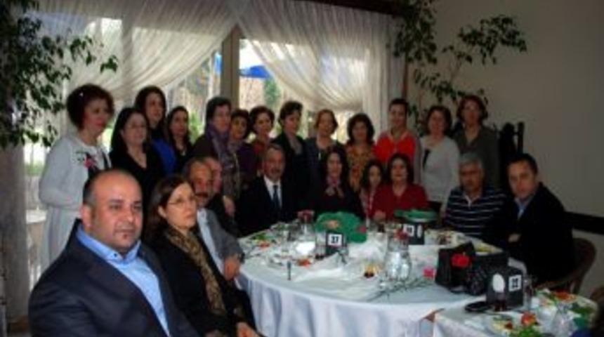 Chp Milletvekili &Ouml;z, Kadınlar G&uuml;n&uuml; Kutlamasına Katıldı