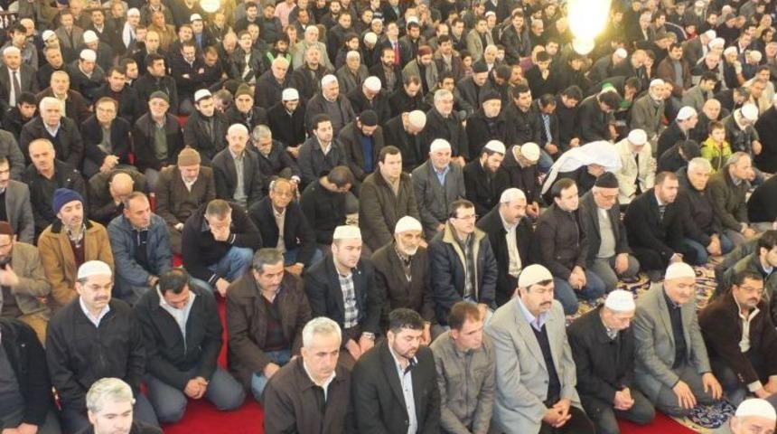 Cuma Hutbesinde Kadın Hakları Anlatıldı