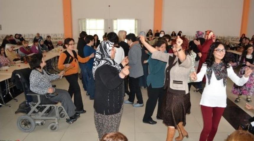 Sakatlar Derneğinden Kadınlar G&uuml;n&uuml; Etkinliği
