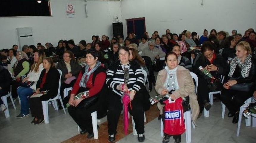 Didim&rsquo;de Chp&rsquo;li Bayanlar 8 Mart Konseriyle Coştu