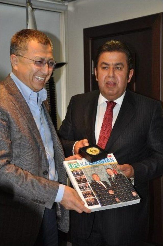 Kazakistan B&uuml;y&uuml;kel&ccedil;isi Alanya da 2