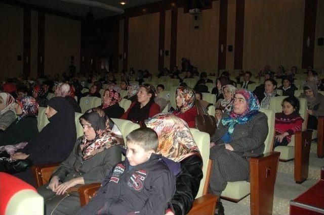 Erzurum’da 5 Örnek Kadına Plaket Verildi...