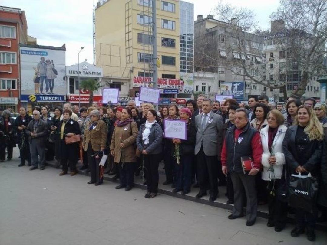 Edremit Chp Kadın Kolları 8 Mart&rsquo;ı Etkinliklerle Kutladı